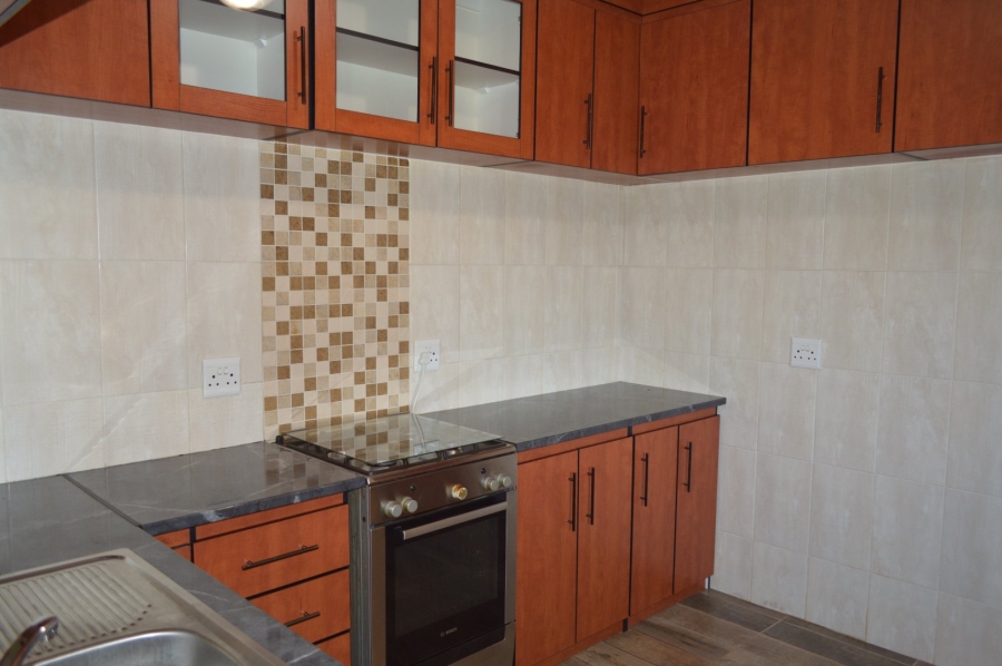 6 Bedroom Property for Sale in Flamwood North West